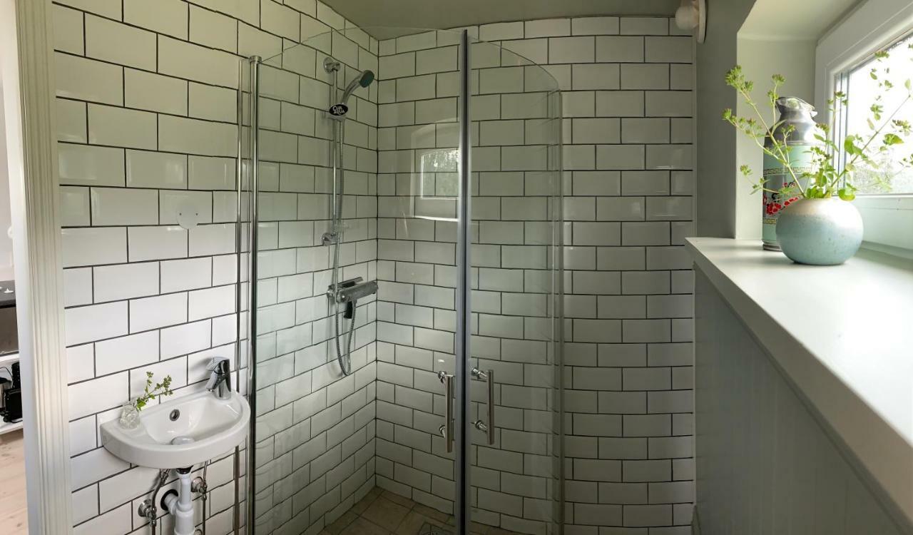 Station Bed And Kitchen Guesthouse Varberg Exterior photo